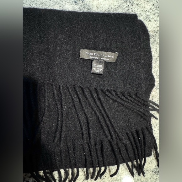Saks Fifth Av Black Cashmere Scarf - Picture 1 of 8